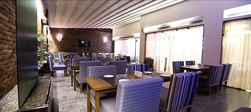 The J Hotel & Spa Beirut Eksteriør billede