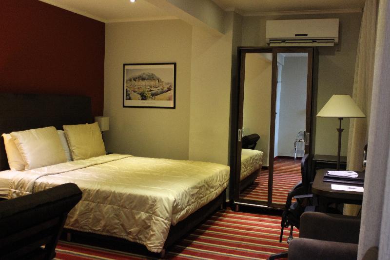 The J Hotel & Spa Beirut Eksteriør billede